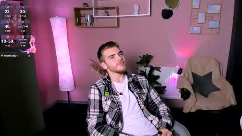 Snapshot of yudji_boy chatting on 11.04.25 yudji_boy online show from 11.04.25