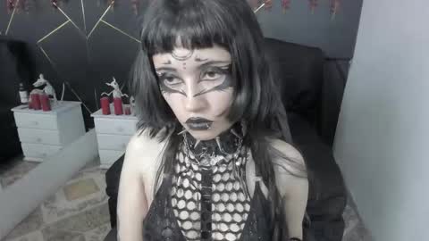 Snapshot of yueeclipsa chatting on 10.27.25 Yue Eclipsa online show from 10.27.25