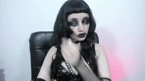 Yue Eclipsa online show from 12.16.25