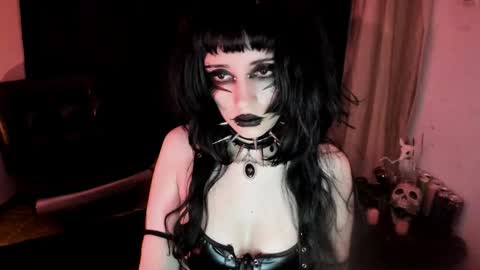 Yue Eclipsa online show from 02.01.26