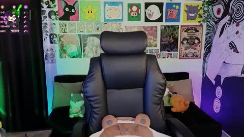    rawr   Anne Independent model      online show from 11.16.25