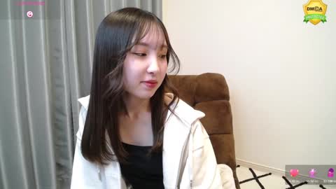 Snapshot of yui_x chatting on 01.11.25 yui_x online show from 01.11.25