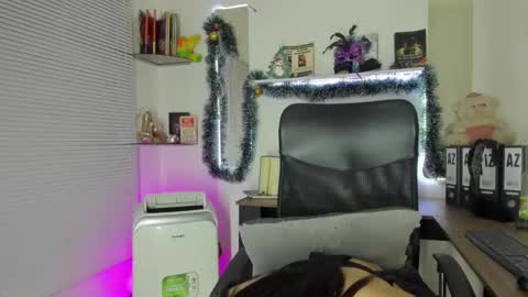 Yukio Davis  online show from 12.06.24