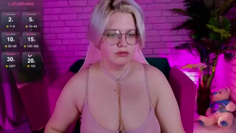 Snapshot of yukiohara chatting on 12.16.25 Yuki online show from 12.16.25