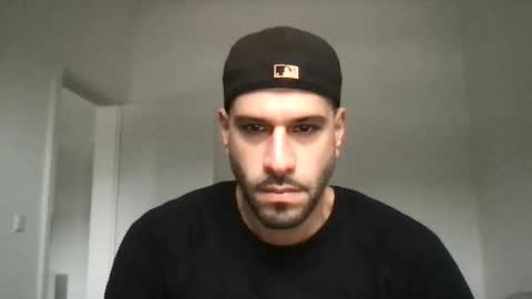 Snapshot of yul53 chatting on 11.16.25 yul53 online show from 11.16.25