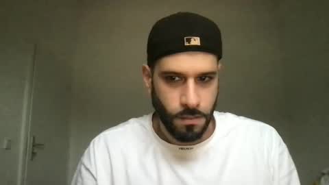 Snapshot of yul53 chatting on 12.17.25 yul53 online show from 12.17.25