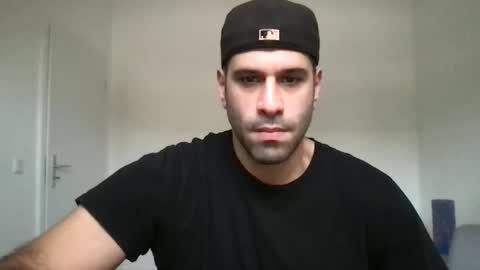 Snapshot of yul53 chatting on 12.22.25 yul53 online show from 12.22.25