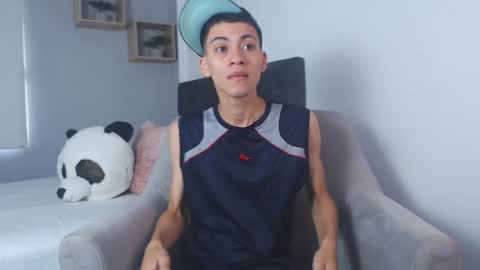 Snapshot of yulian_vasquez chatting on 02.28.25 yulian_vasquez online show from 02.28.25