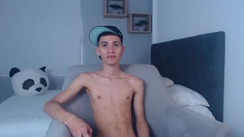 Snapshot of yulian_vasquez chatting on 03.03.25 yulian_vasquez online show from 03.03.25