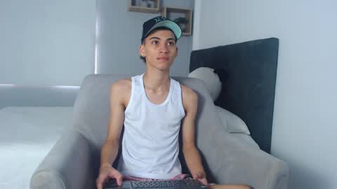 Snapshot of yulian_vasquez chatting on 03.07.25 yulian_vasquez online show from 03.07.25