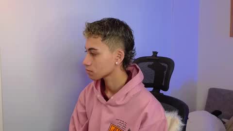 Snapshot of yulian_vasquez chatting on 10.08.25 yulian_vasquez online show from 10.08.25