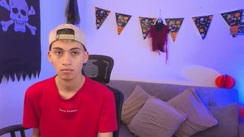 Snapshot of yulian_vasquez chatting on 10.12.25 yulian_vasquez online show from 10.12.25