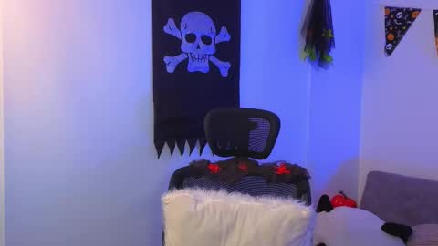 Snapshot of yulian_vasquez chatting on 10.13.25 yulian_vasquez online show from 10.13.25