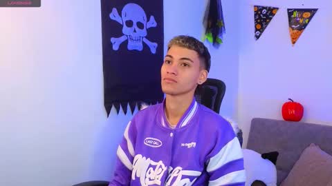 Snapshot of yulian_vasquez chatting on 10.16.25 yulian_vasquez online show from 10.16.25