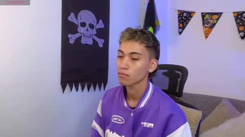 Snapshot of yulian_vasquez chatting on 10.20.25 yulian_vasquez online show from 10.20.25