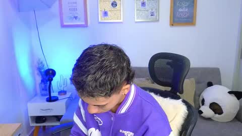 Snapshot of yulian_vasquez chatting on 11.19.25 yulian_vasquez online show from 11.19.25