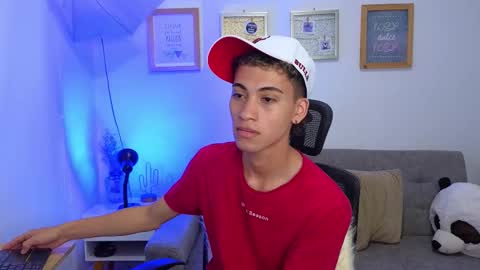 Snapshot of yulian_vasquez chatting on 11.20.25 yulian_vasquez online show from 11.20.25