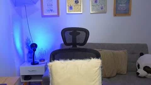 Snapshot of yulian_vasquez chatting on 11.21.25 yulian_vasquez online show from 11.21.25