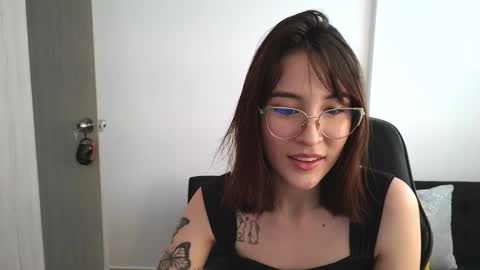 Yulienne online show from 11.14.25
