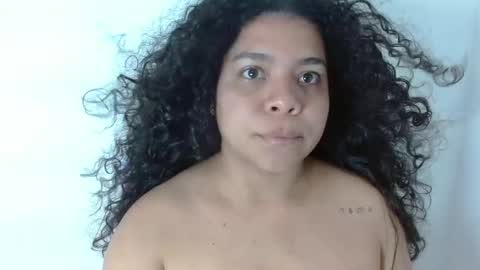 Snapshot of yulissa18 chatting on 01.15.25 Yuli and SaraIndependent model online show from 01.15.25