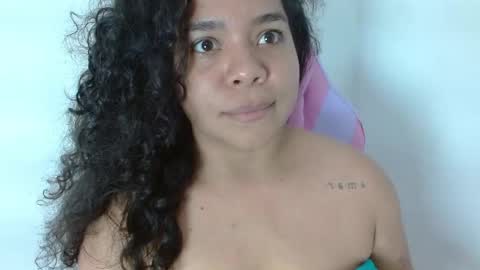 Snapshot of yulissa18 chatting on 01.18.25 Yuli and SaraIndependent model online show from 01.18.25