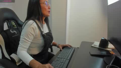 Y U L I T Z A online show from 11.22.25