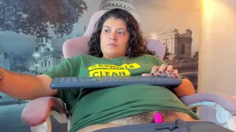 Snapshot of yumandsay chatting on 09.25.25 Snowflake online show from 09.25.25