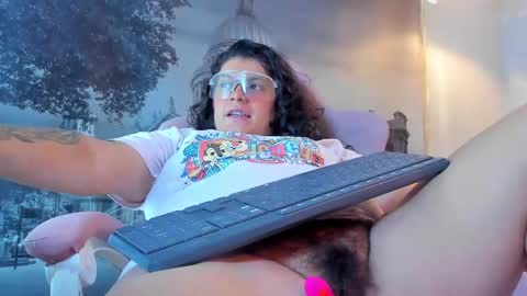 Snapshot of yumandsay chatting on 09.26.25 Snowflake online show from 09.26.25