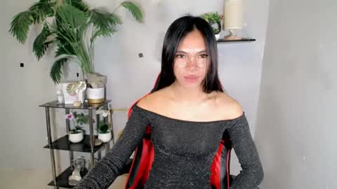 CALL ME YUMLEXX online show from 08.09.26