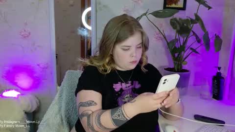Snapshot of yumm_lolly chatting on 09.18.25 Polly online show from 09.18.25