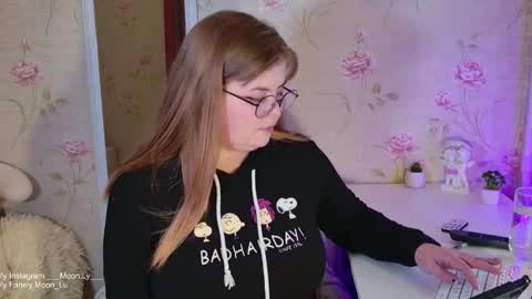 Snapshot of yumm_lolly chatting on 10.19.25 Polly online show from 10.19.25