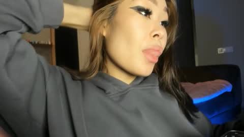 Yumi online show from 02.27.25