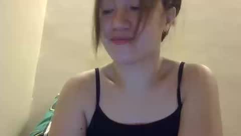 Snapshot of yummyclaya chatting on 10.20.25 yummyclaya online show from 10.20.25