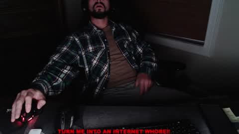 Snapshot of yummydickmilk chatting on 12.21.24 yummydickmilk online show from 12.21.24