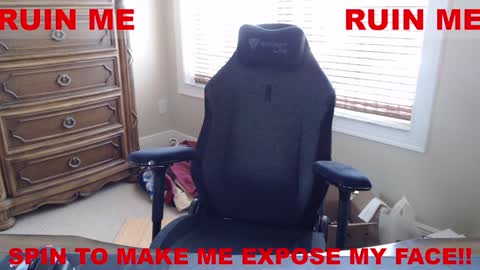 Snapshot of yummydickmilk chatting on 12.25.24 yummydickmilk online show from 12.25.24