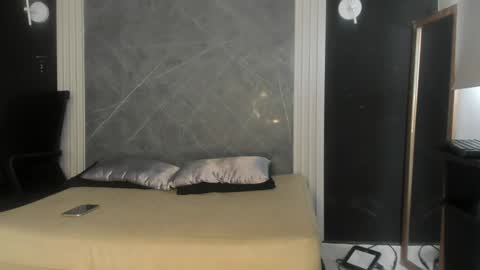 Snapshot of yummyduo chatting on 01.25.25 Yummyduo online show from 01.25.25