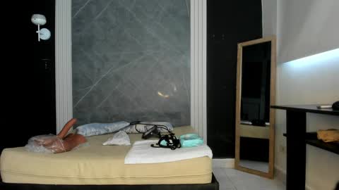 Snapshot of yummyduo chatting on 02.01.25 Yummyduo online show from 02.01.25