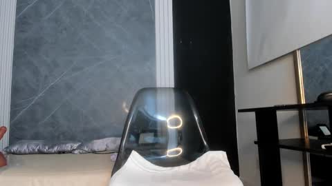 Snapshot of yummyduo chatting on 02.16.25 Yummyduo online show from 02.16.25