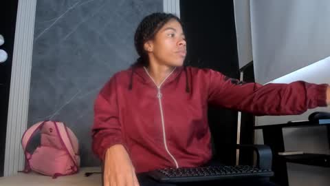 Snapshot of yummyduo chatting on 02.17.25 Yummyduo online show from 02.17.25