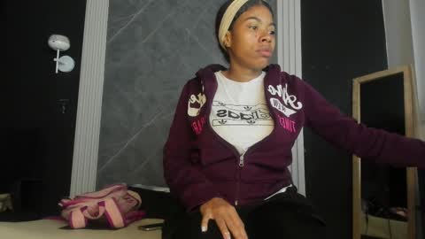 Snapshot of yummyduo chatting on 02.26.25 Yummyduo online show from 02.26.25