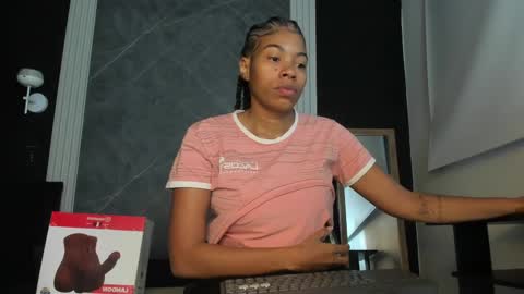 Snapshot of yummyduo chatting on 03.08.25 Yummyduo online show from 03.08.25