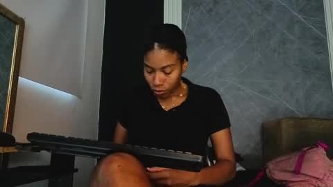 Snapshot of yummyduo chatting on 10.04.25 Yummyduo online show from 10.04.25