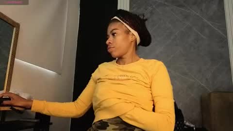 Snapshot of yummyduo chatting on 10.25.25 Yummyduo online show from 10.25.25