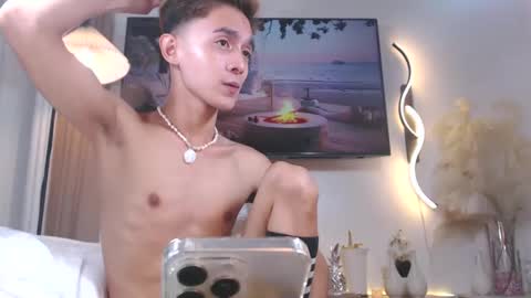 Snapshot of yummyjustine07 chatting on 01.12.25 Justine online show from 01.12.25