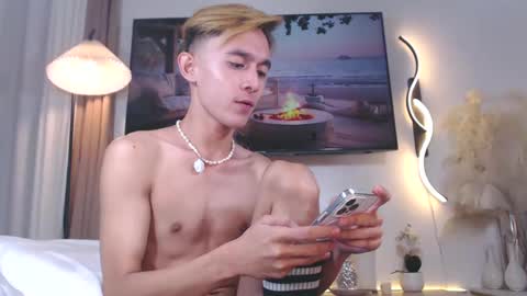 Snapshot of yummyjustine07 chatting on 02.02.25 Justine online show from 02.02.25