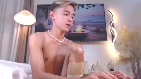 Snapshot of yummyjustine07 chatting on 02.24.25 Justine online show from 02.24.25