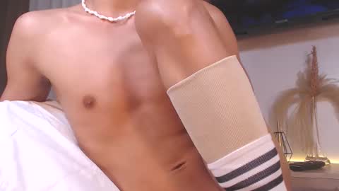 Snapshot of yummyjustine07 chatting on 09.22.25 Justine online show from 09.22.25