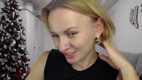 Snapshot of yummylilya chatting on 12.01.24 Lillya online show from 12.01.24