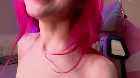 Snapshot of yummylisa chatting on 02.19.25 Lisa online show from 02.19.25