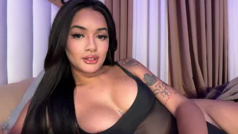 Snapshot of yummyrenalyn chatting on 11.11.25 Goddes Renalyn online show from 11.11.25